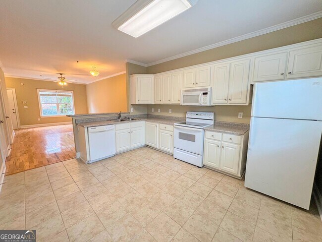 Building Photo - 460 S Barnett Shoals Rd