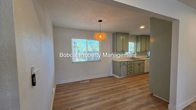 Building Photo - 1461 Hussman Ave
