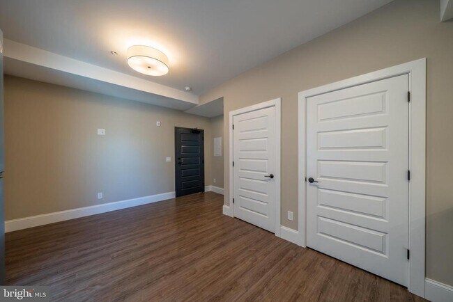 Building Photo - 29 E Gay St