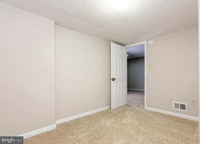 Building Photo - 12489 Sweet Leaf Terrace