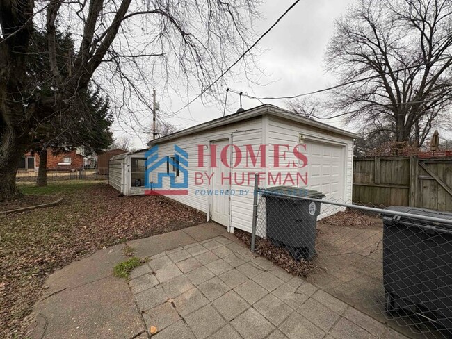 Building Photo - Four Bedroom House | Detached Garage