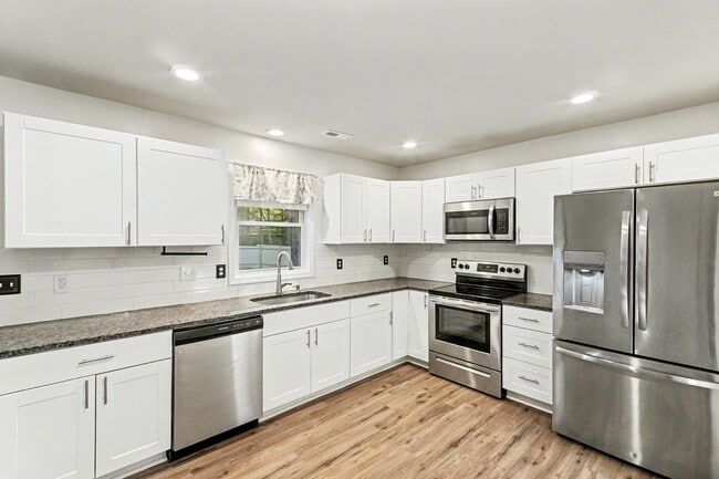 Building Photo - Modern Coastal Retreat | 3BR/2BA Home Buil...