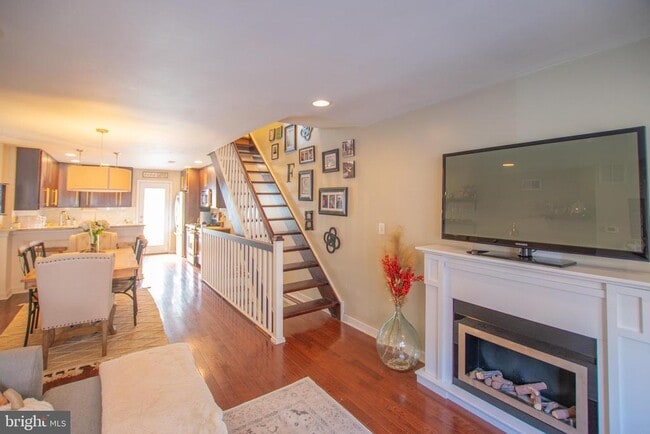 Primary Photo - 140 Mercy St