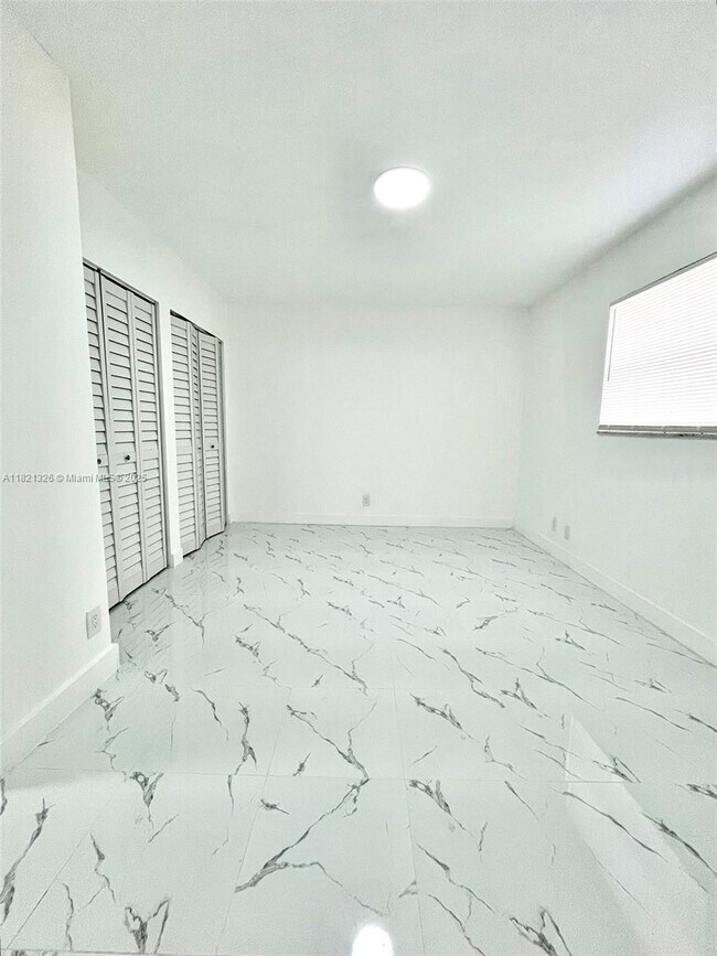Building Photo - 830 SW 74th Terrace
