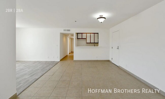 Building Photo - 5541 Fulcher Ave