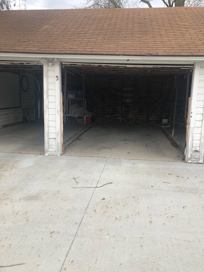 One Car Garage for Free! - 121 7th St