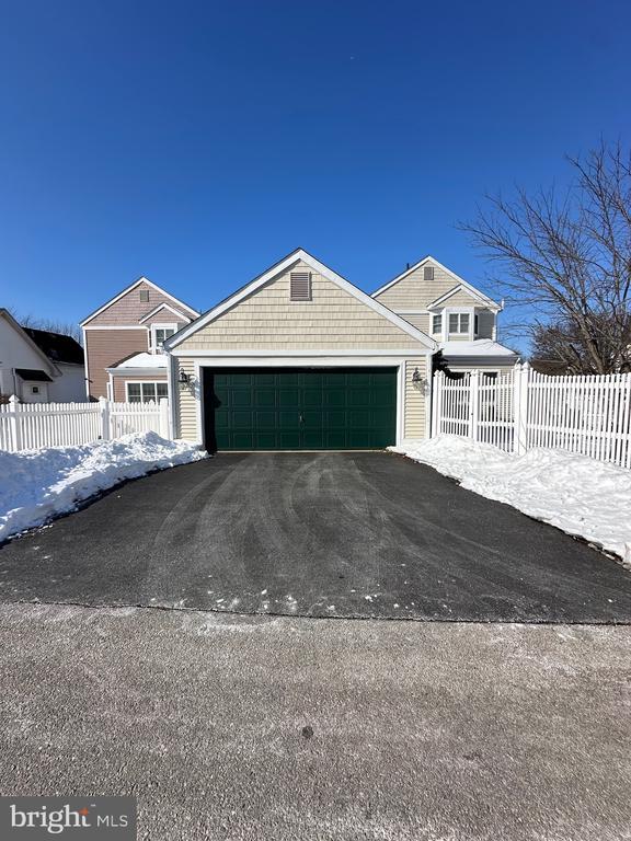 Building Photo - 616 Yardley Ln