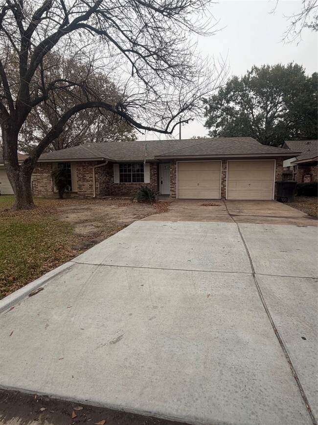 Building Photo - 6439 Deirdre Anne Dr