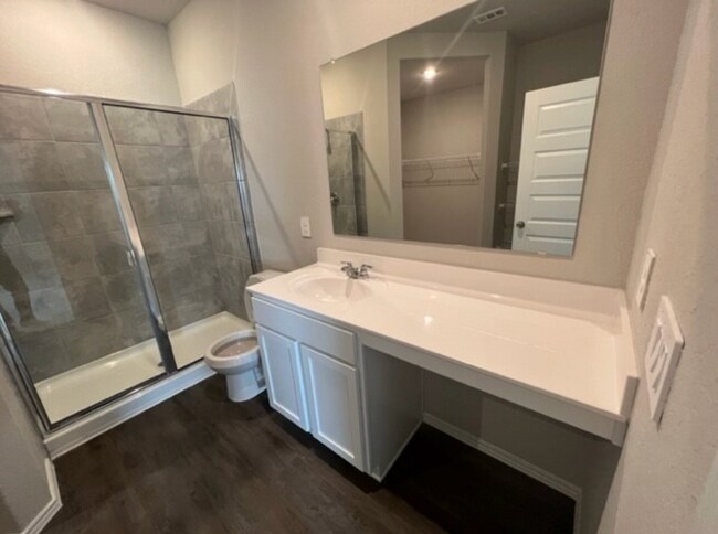 Building Photo - 596 Jennifer Wy