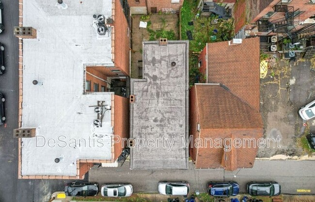 Building Photo - 1705 Tustin St