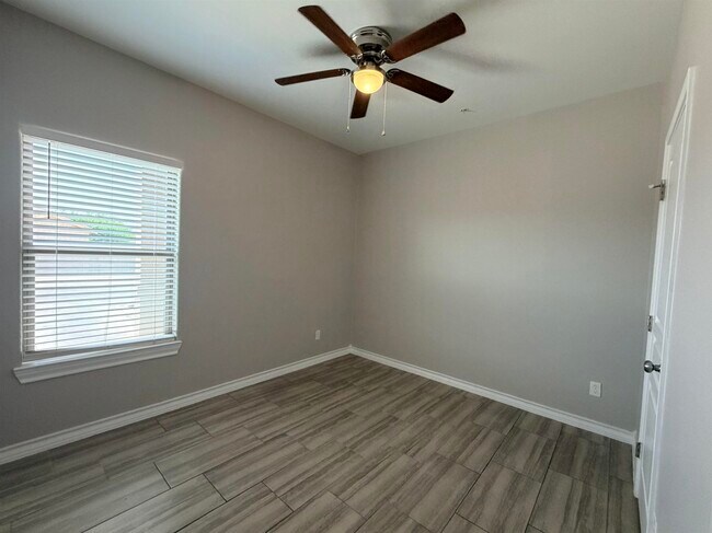 Building Photo - 5601 Cuenca Dr