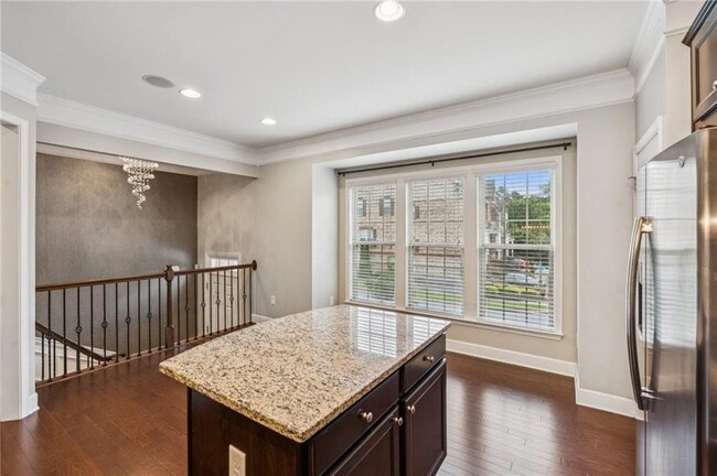 Building Photo - 1514 Woodbridge Way NE