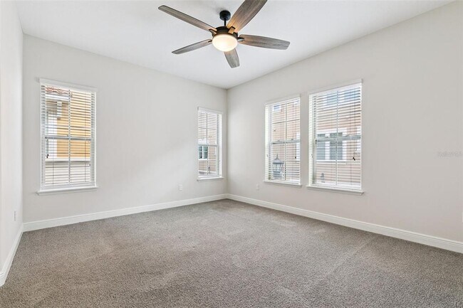 Building Photo - 2333 Lobelia Dr