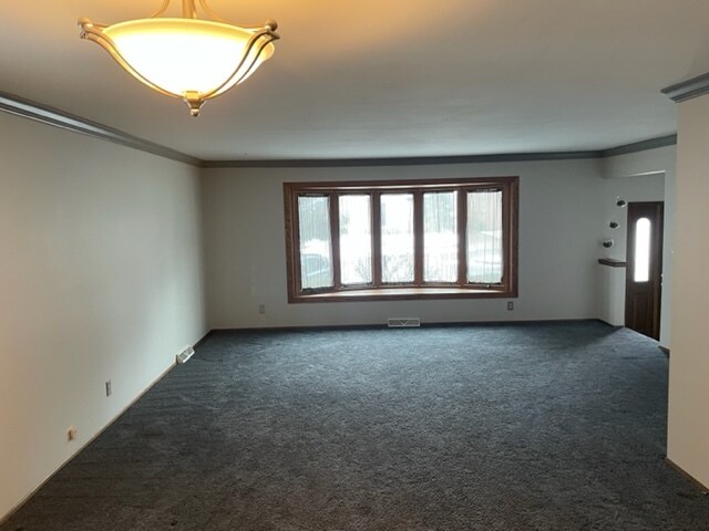 Building Photo - 7112 W Saint Paul Ave