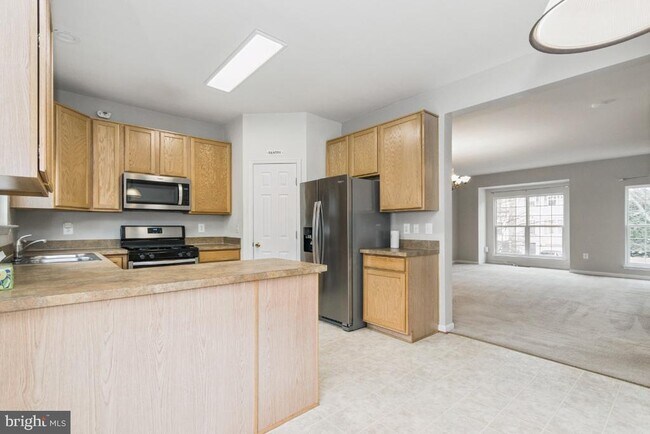 Building Photo - 2261 Forsythia Dr