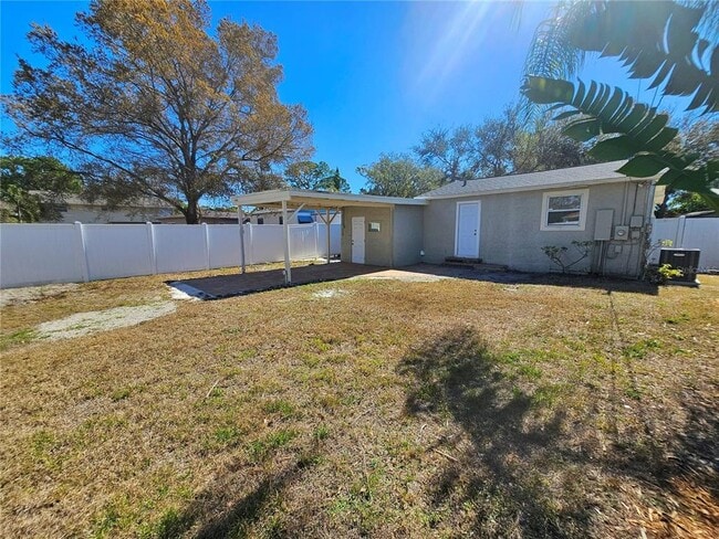 Building Photo - 5610 Kelly Dr N