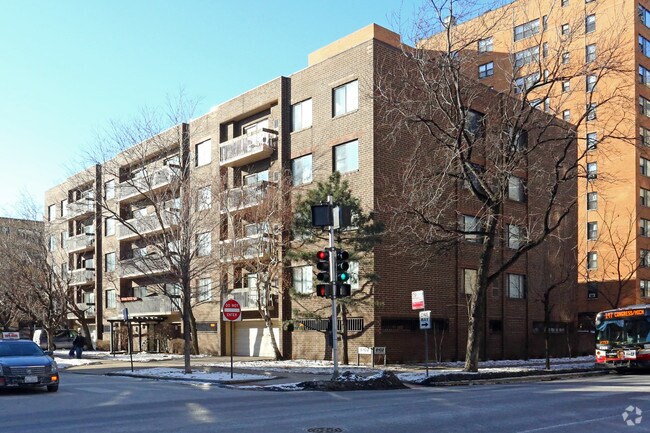 Primary Photo - 6102 N Sheridan Rd