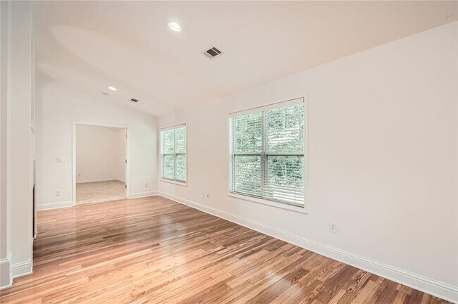Building Photo - 1873 Jameson Cir NE