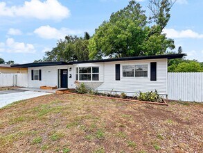 Building Photo - SECTION 8 ACCEPTED! Spacious Updated Home in St. Petersburg with a Large Backyard - 4bed | 2bed