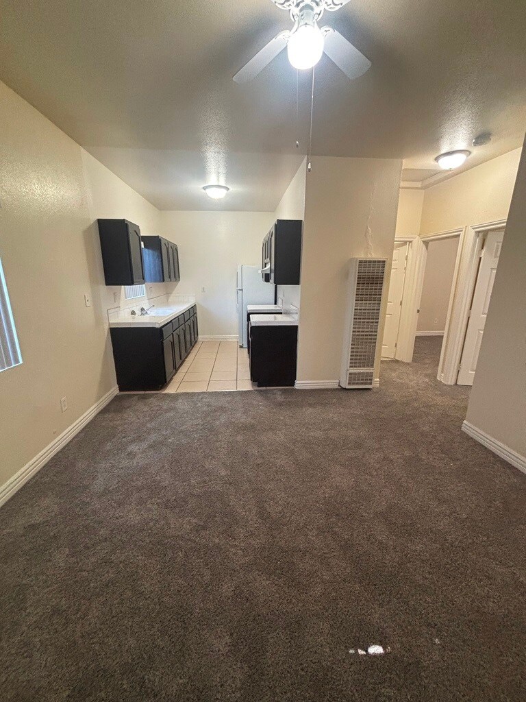 Building Photo - 532 W 55th St