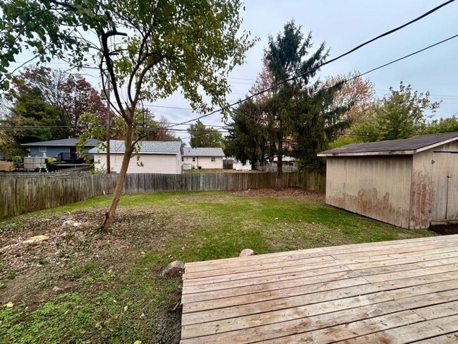 Building Photo - 5148 Fullerton Dr