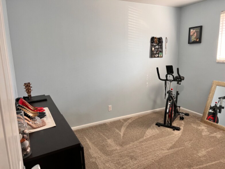 Building Photo - 2233 W 200 N