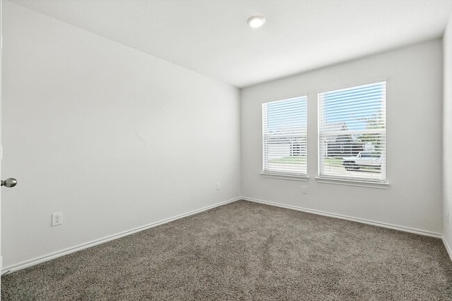 Building Photo - 11112 W Pond Dr