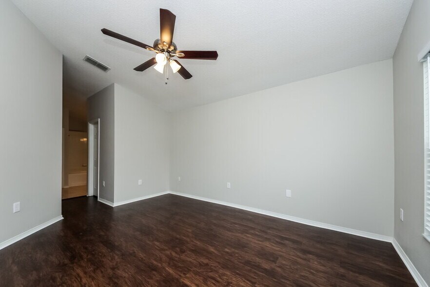 Building Photo - 2160 Jessa Dr