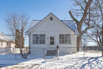 Building Photo - OPEN HOUSE SUNDAY MARCH 16th 11:30-1:30PM— 3 Bedroom 2 Bathroom House In Council Bluffs With Grea...