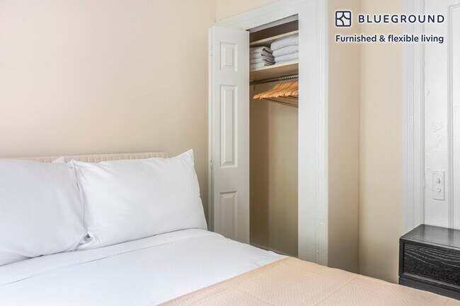 Building Photo - 26 Jane St