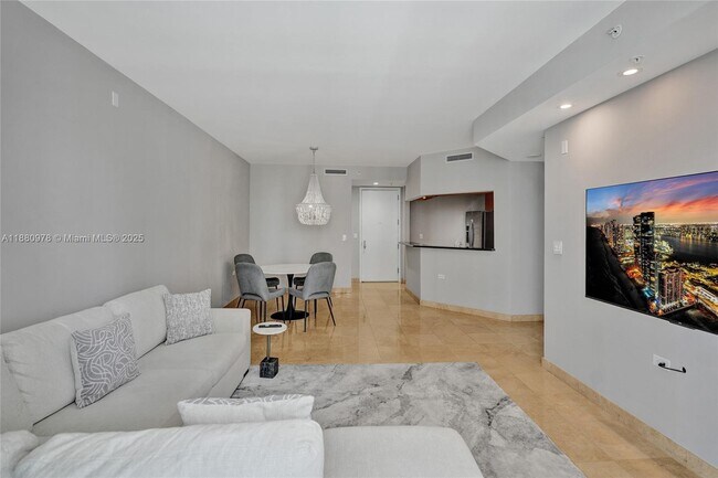 Building Photo - 801 Brickell Key Blvd