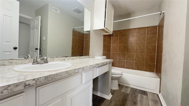 Building Photo - 9601 Forest Ln
