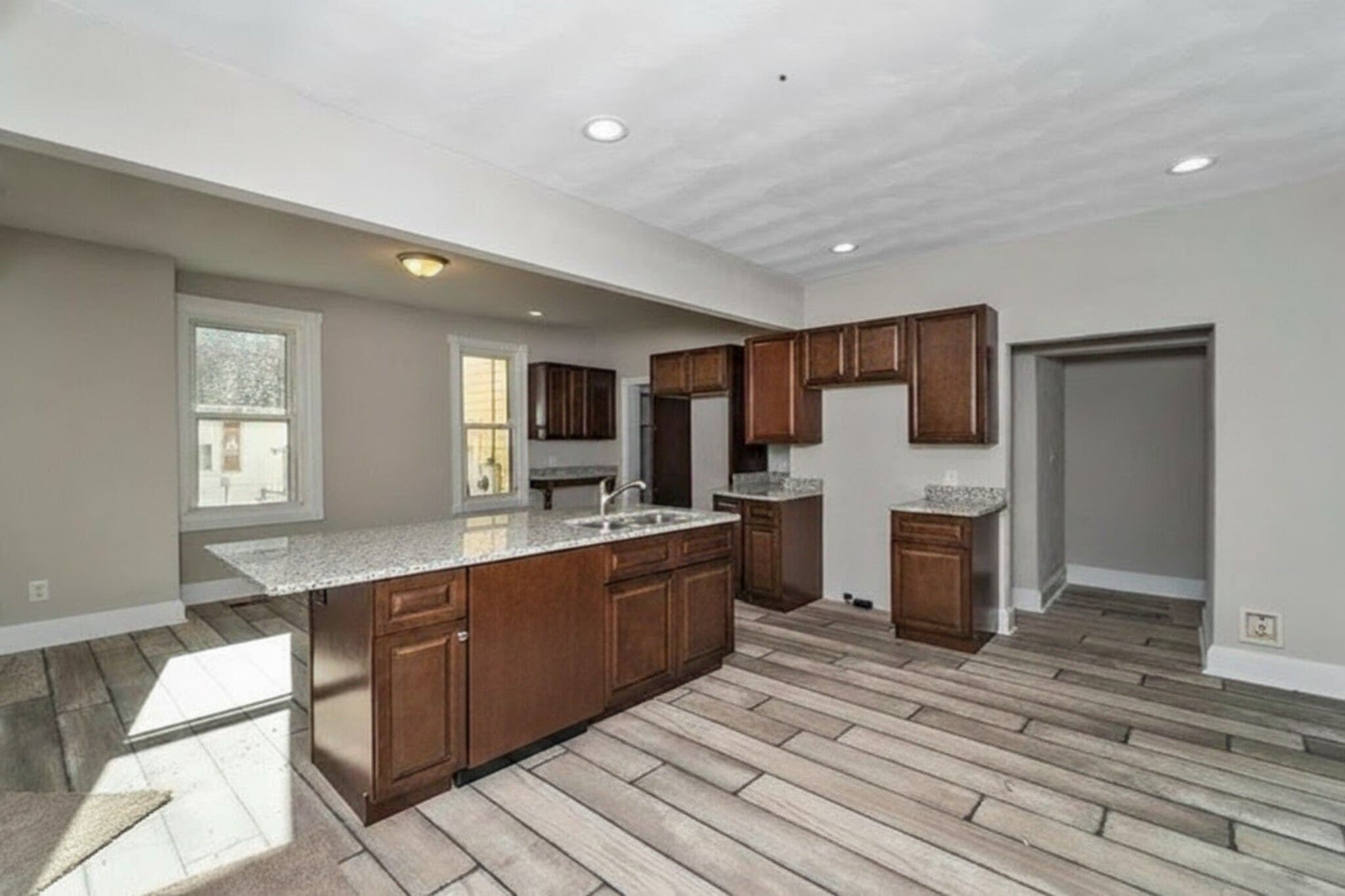 Building Photo - 3027 Grandy Ave