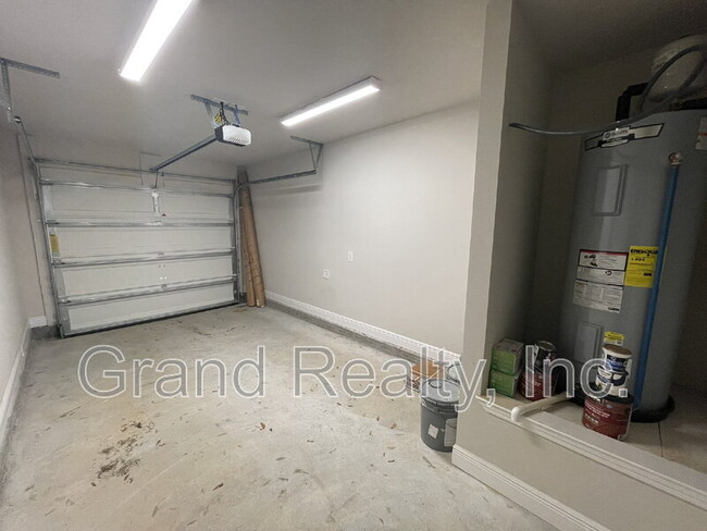 Building Photo - 4293 Castille Ave