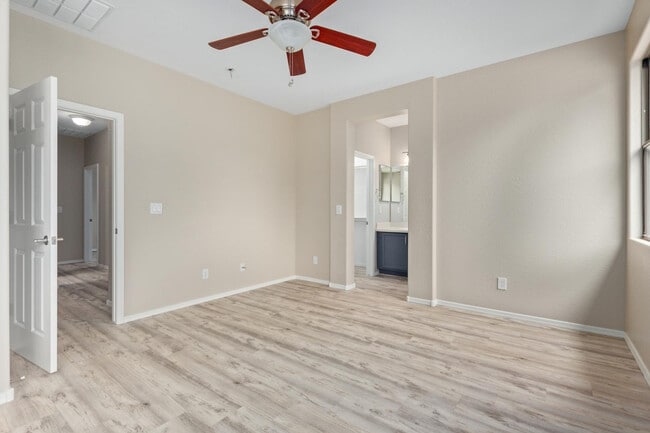 Building Photo - 3727 W Memorial Dr