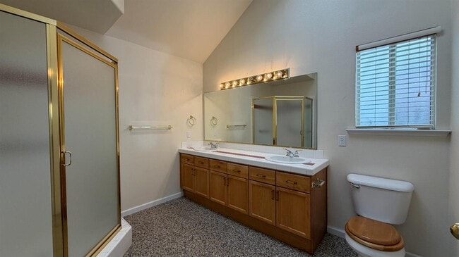 Building Photo - 2274 E Skyview Ave