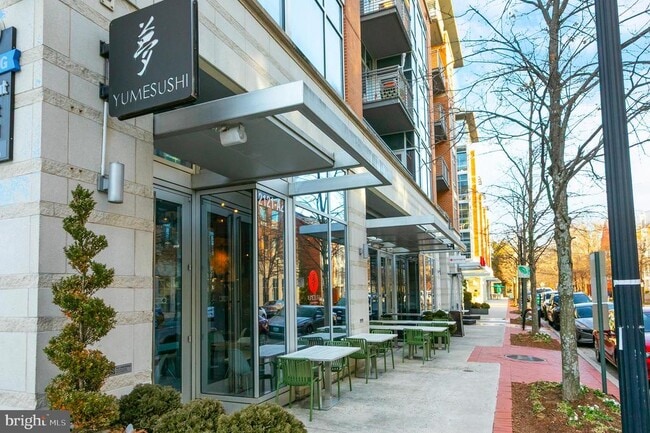 Building Photo - 6725 24th Ct N