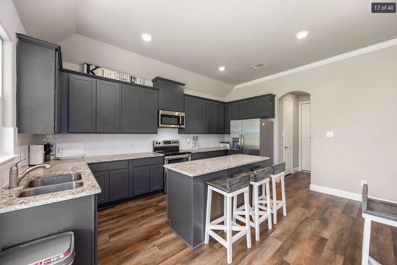 Building Photo - 26579 Pin Oak Dr