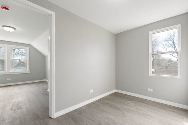 Building Photo - 8048 S Avalon Ave