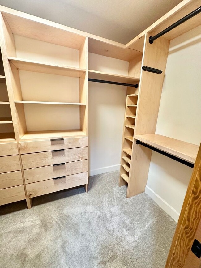 Building Photo - 3 Bedroom 2 Bath House