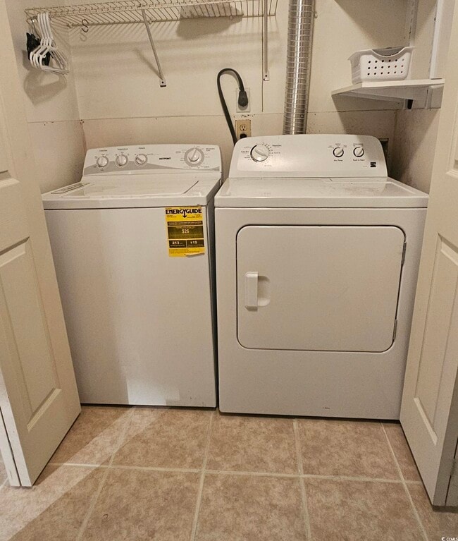 Building Photo - 1711 Fawn Vista Dr N