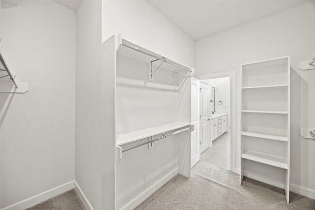 Building Photo - 719 Leverkuhn St