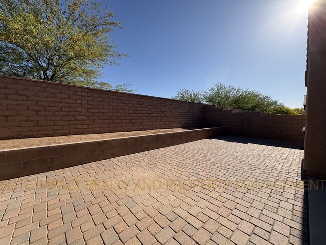 Building Photo - 7046 E Calle Arco Iris