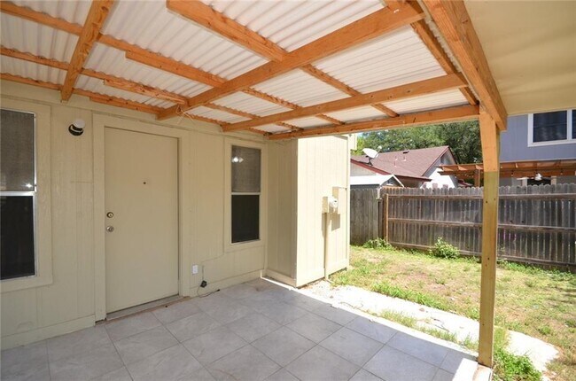 Building Photo - 13903 Lothian Dr
