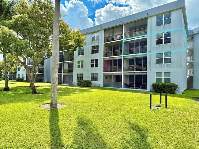 Building Photo - 114 Royal Pk Dr