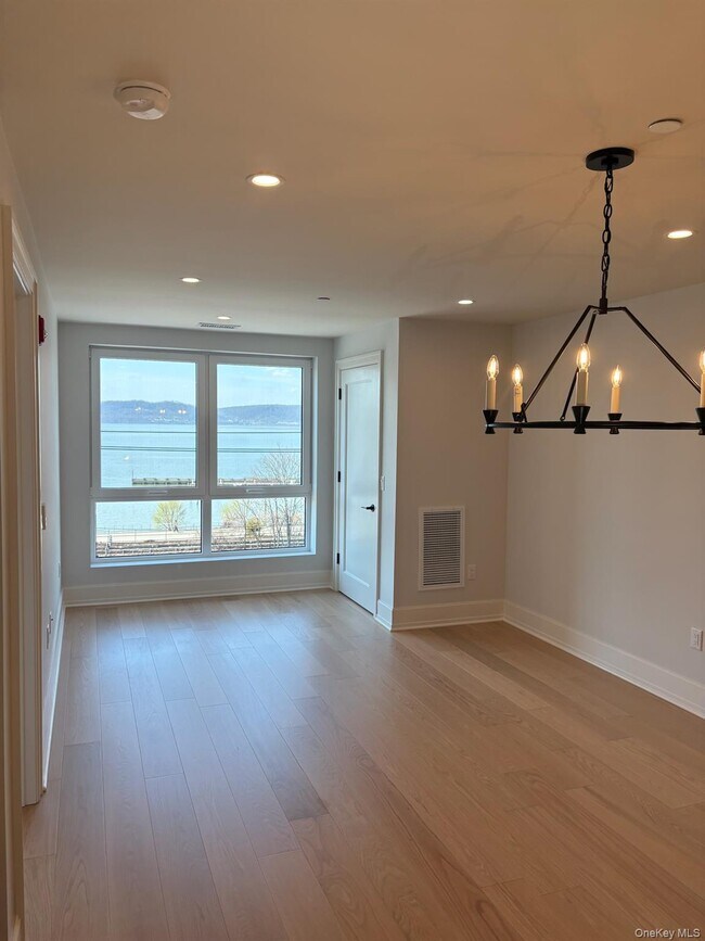 Building Photo - 25 S Riverside Ave