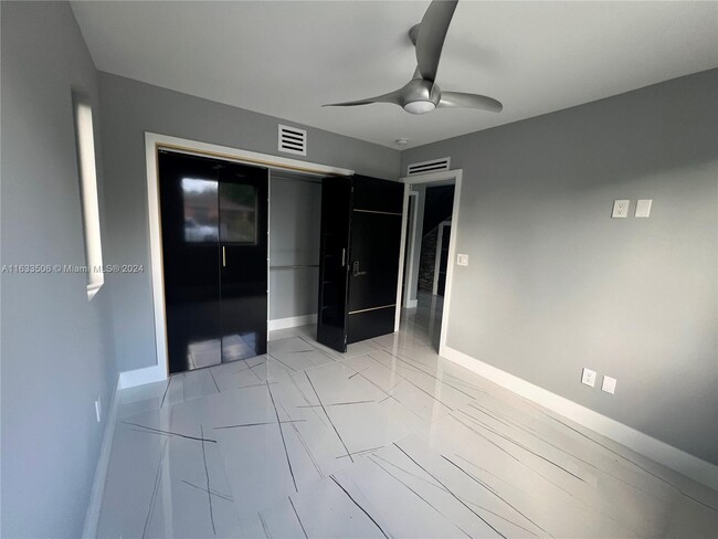 Building Photo - 2390 NW 93rd Terrace