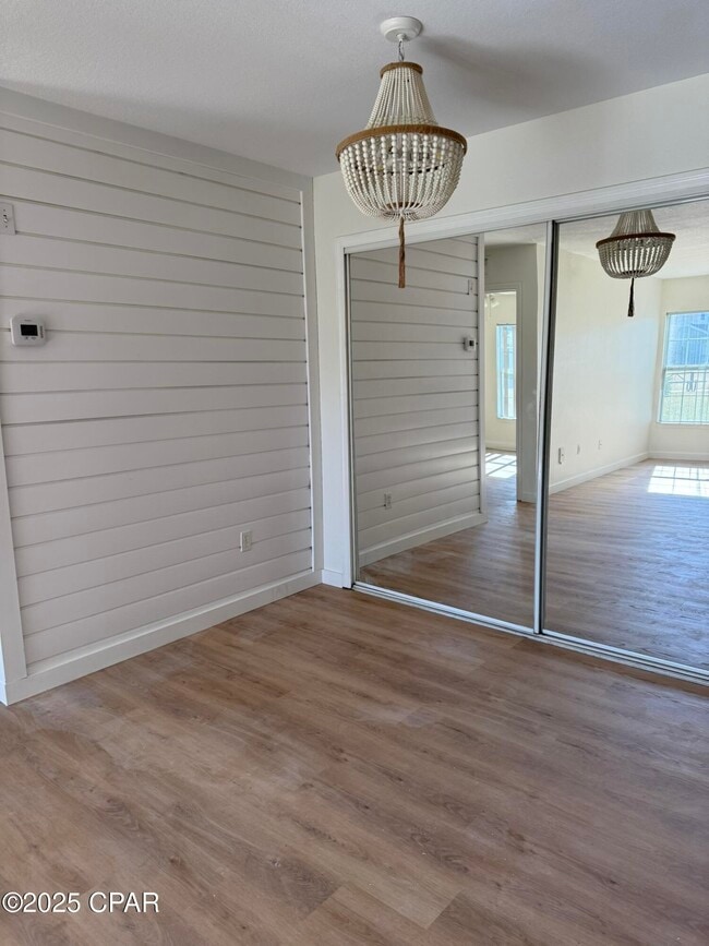 Building Photo - 1001 Lighthouse Rd