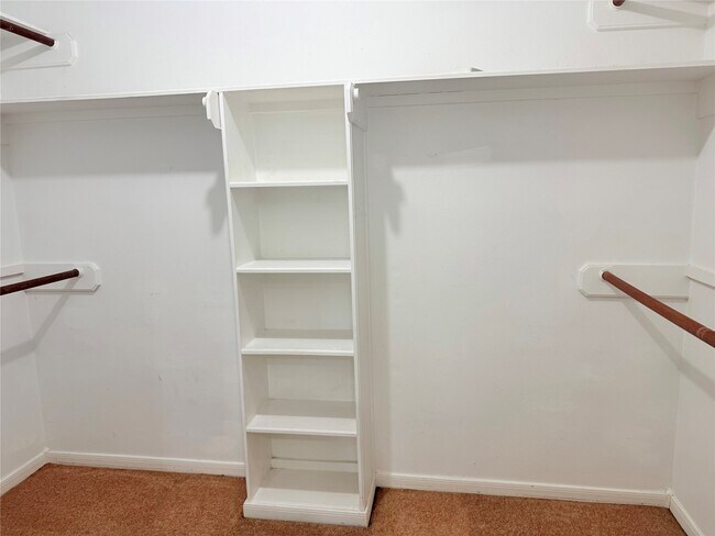 Building Photo - 5010 Rebel Ridge Dr