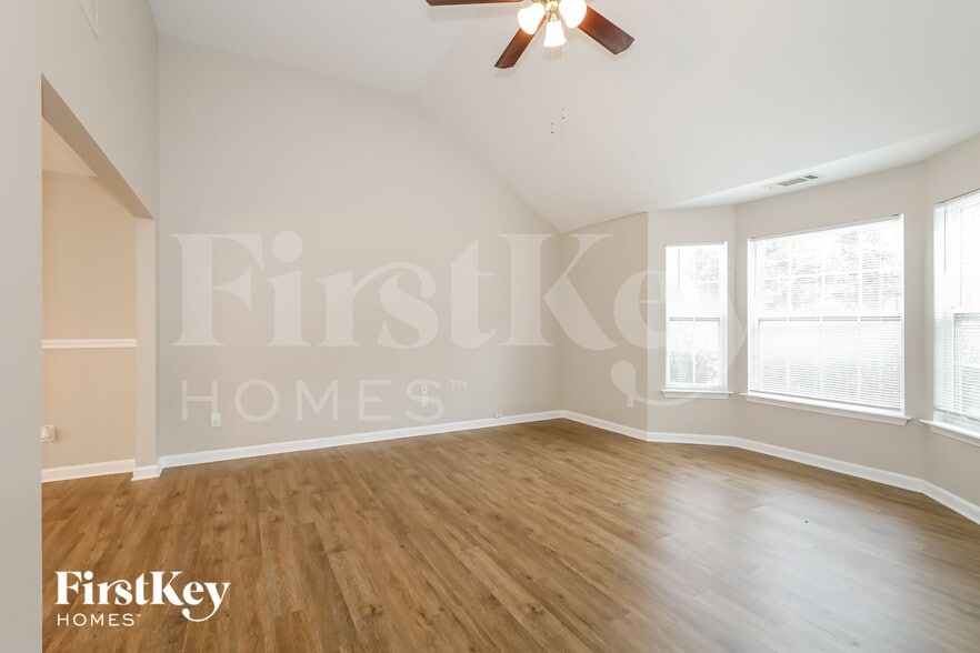 Building Photo - 52 Hamilton Dr